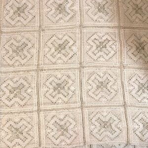 HANDMADE CROCHET VTG Ivory tablecloth / bedspread 94”x94”
